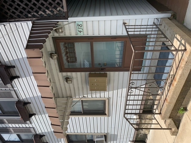Front entrance - 438 Taylor St