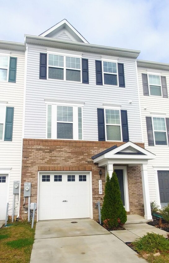 Foto principal - 3 Br 2.5 Ba in the Admiral's Landing Commu...