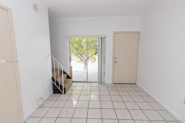 Foto del edificio - 1153 SW 7th St