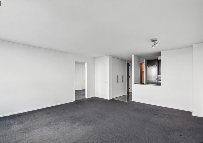 Foto del edificio - 1030 N State St