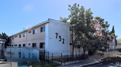 Building Photo - 732 W Imperial Hwy