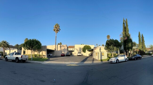 Building Photo - 1536 S Maple St