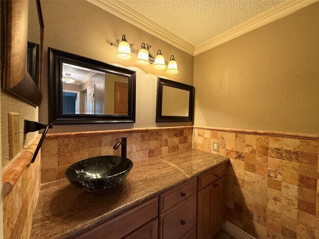 Building Photo - 10555 Turtlewood Ct