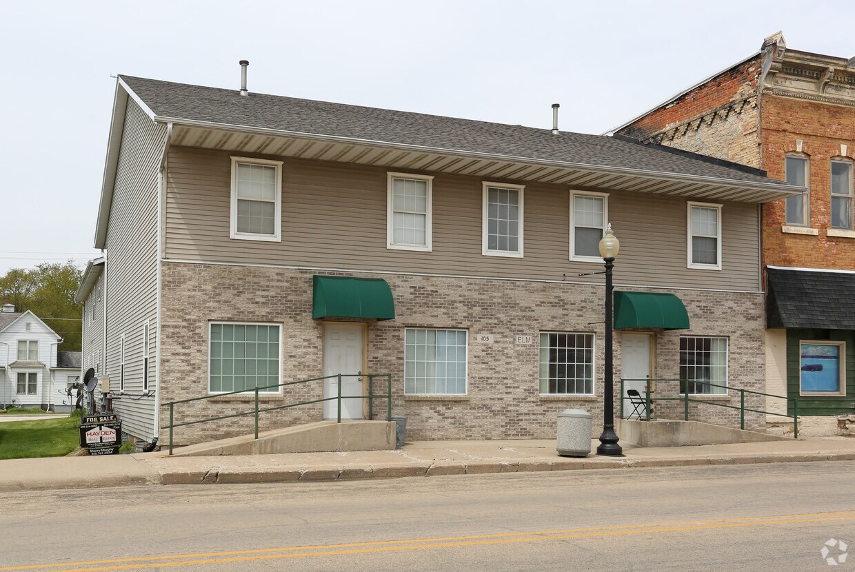 Primary Photo - 105 N Elm St