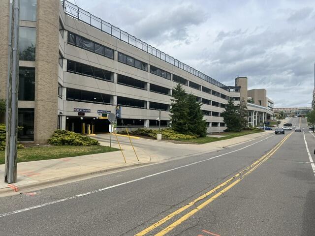 Foto del edificio - 998 Catherine St