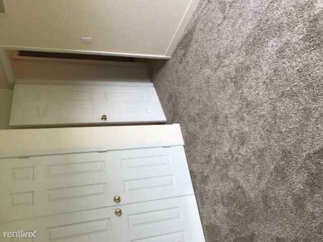 Building Photo - 3 br, 2 bath Apartment - 280 Ellington