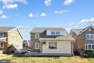 Building Photo - 7103 Penarth Ave