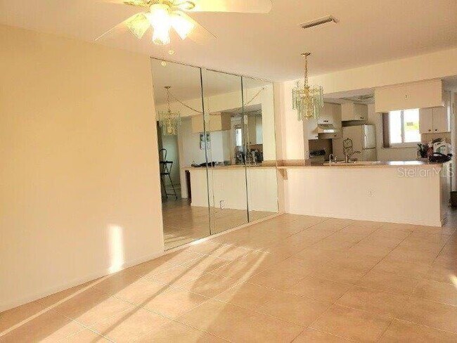 Foto del edificio - 25275 Rampart Blvd
