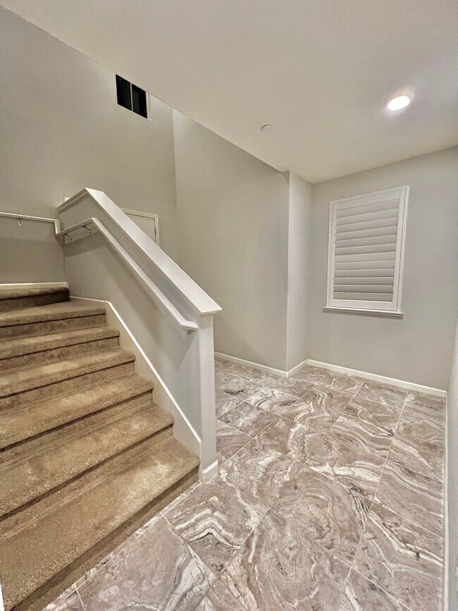 Building Photo - 3090 Empoli St