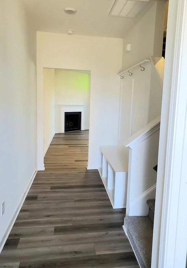 Foto del edificio - 212 Peach Orchard Ct