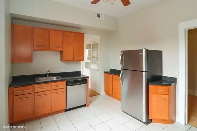 Kitchen - 1701 N Albany Ave