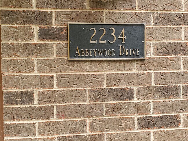 Building Photo - 2234 Abbeywood Dr