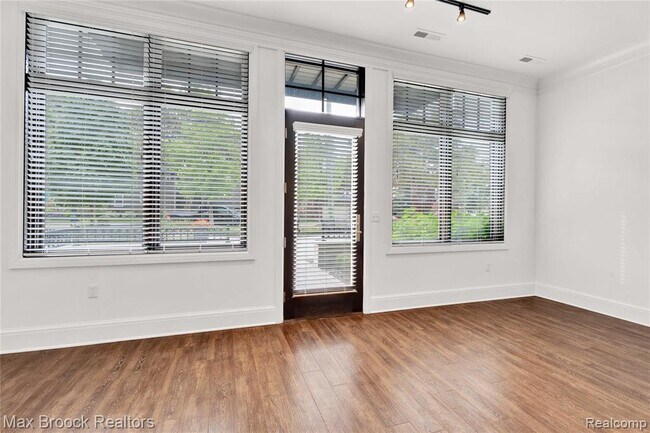 Foto del edificio - 431 S Eton St