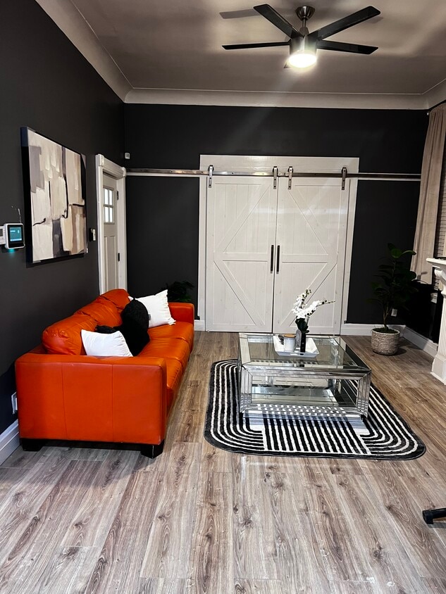 Photo - 2832 Stanton Avenue