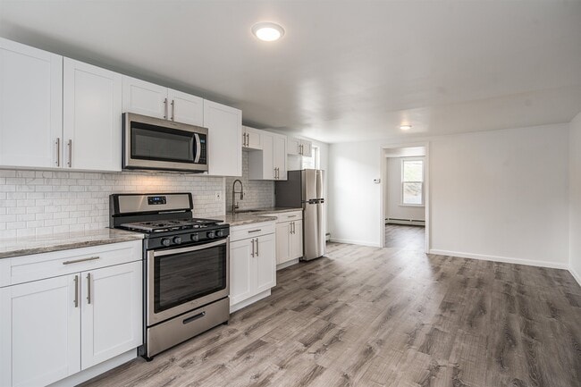 Building Photo - 74 COLGATE St