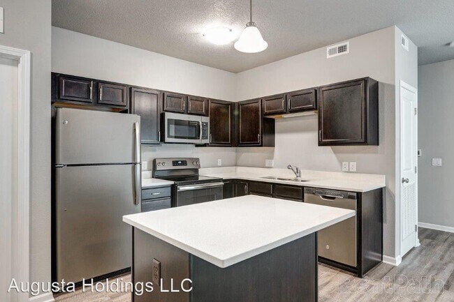 Foto del edificio - 5643 NE Lowell Ln