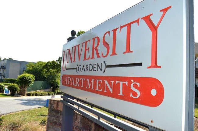 Building Photo - University Garden