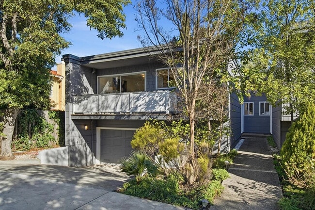 Building Photo - 501 W Fox Ct