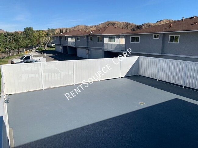 Foto del edificio - 20871 Plum Canyon Rd