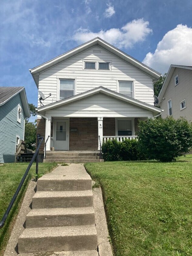 222 Illinois Ave Unit Lower, Dayton, OH 45410 Room for Rent in Dayton