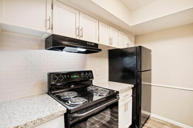 Foto del edificio - 1212 Hampshire Ln