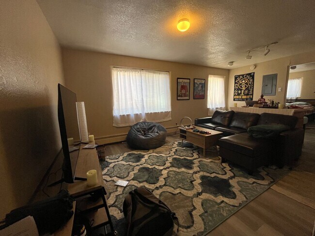 Building Photo - Prime Location Rental Available 8/7!