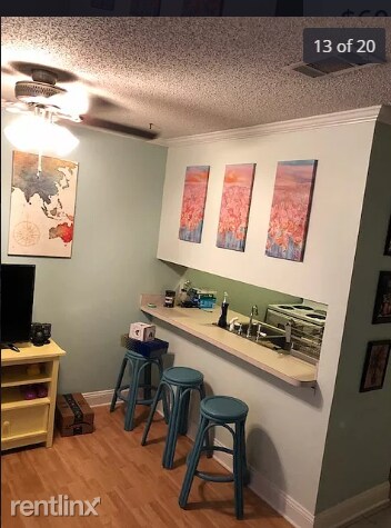 Building Photo - 1 br, 1 bath  - 319 Stewart St Apt A