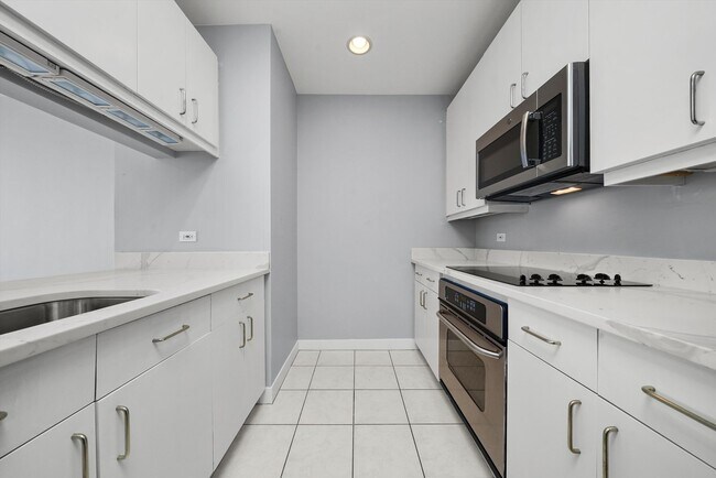 Foto del edificio - 737 W Washington Blvd