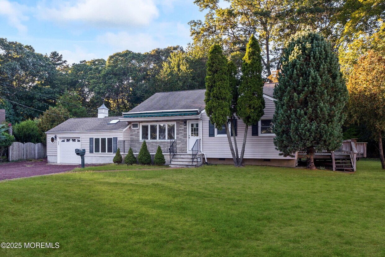 Primary Photo - 42 Arno St