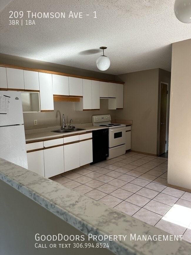 Building Photo - 209 Thomson Ave