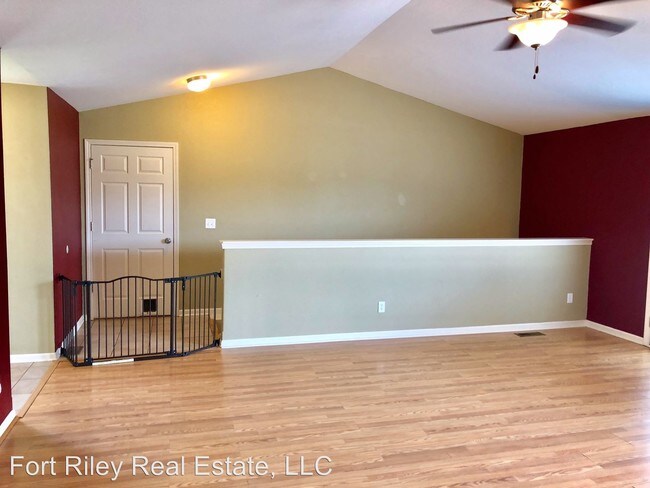 Building Photo - 4 br, 2 bath House - 2126 Deer Trail