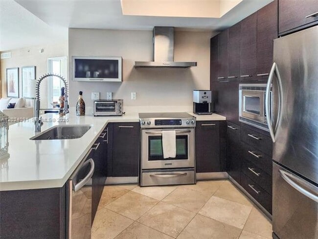 Building Photo - 150 Sunny Isles Blvd