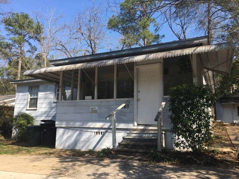 Building Photo - 243 S Lipona Rd