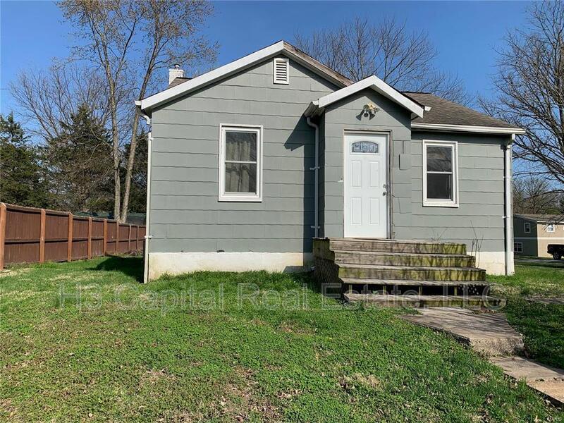 8 N Cherry St, Freeburg, IL 62243 House Rental in Freeburg, IL