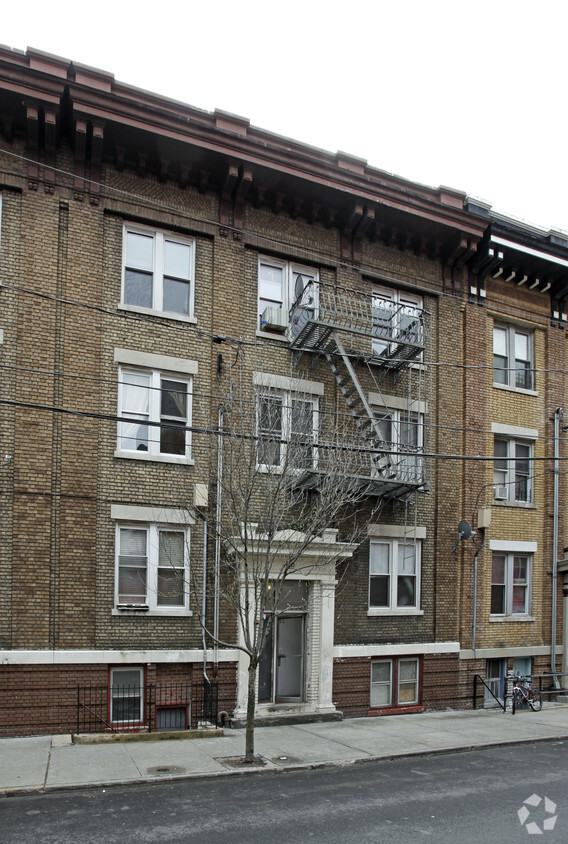 Building Photo - 6012 Fillmore Pl