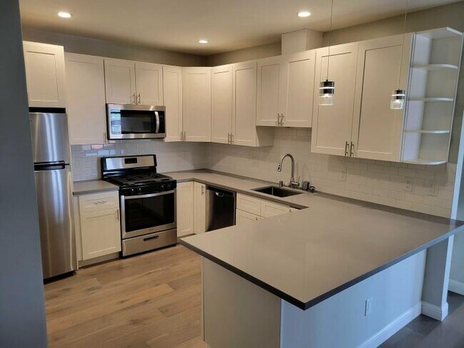 Building Photo - 2 bedroom in San Francisco CA 94109
