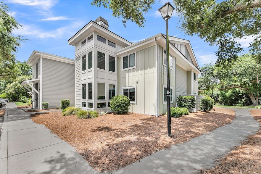Photo - 266 Alexandra Drive Unit 11