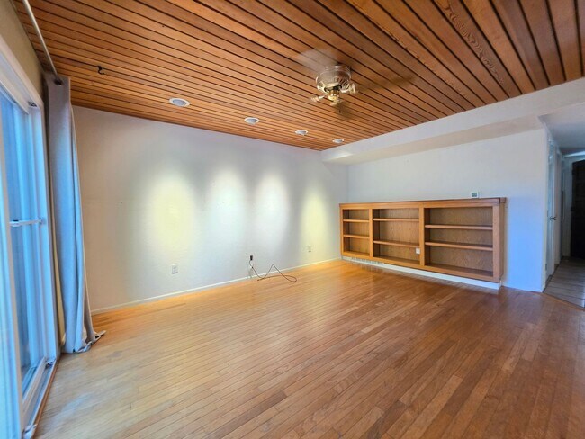 Building Photo - 3850 Paseo Del Prado