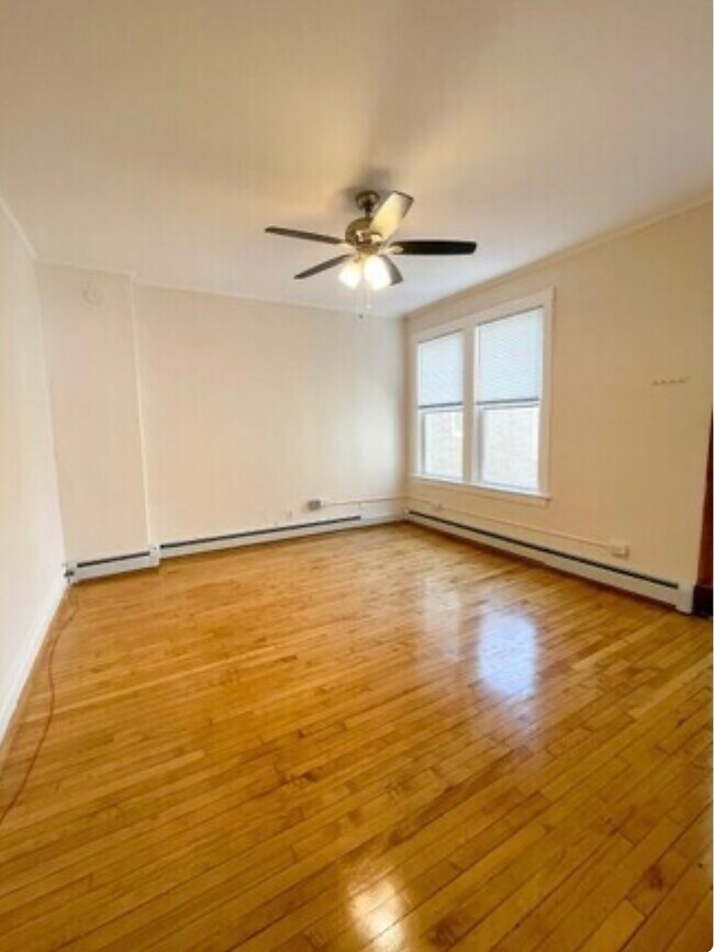 Building Photo - 3649 N Albany Ave