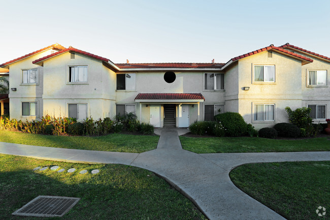 Building Photo - Regency Crest Apartments