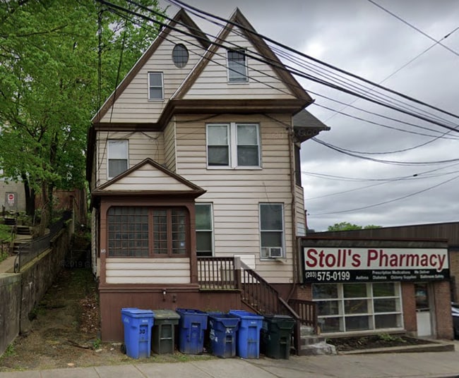 Building Photo - 185 Grove St