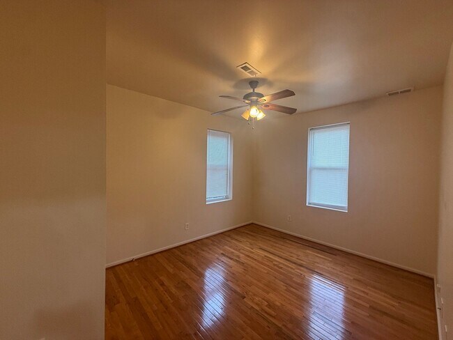 Building Photo - 2911 Greenmount Ave