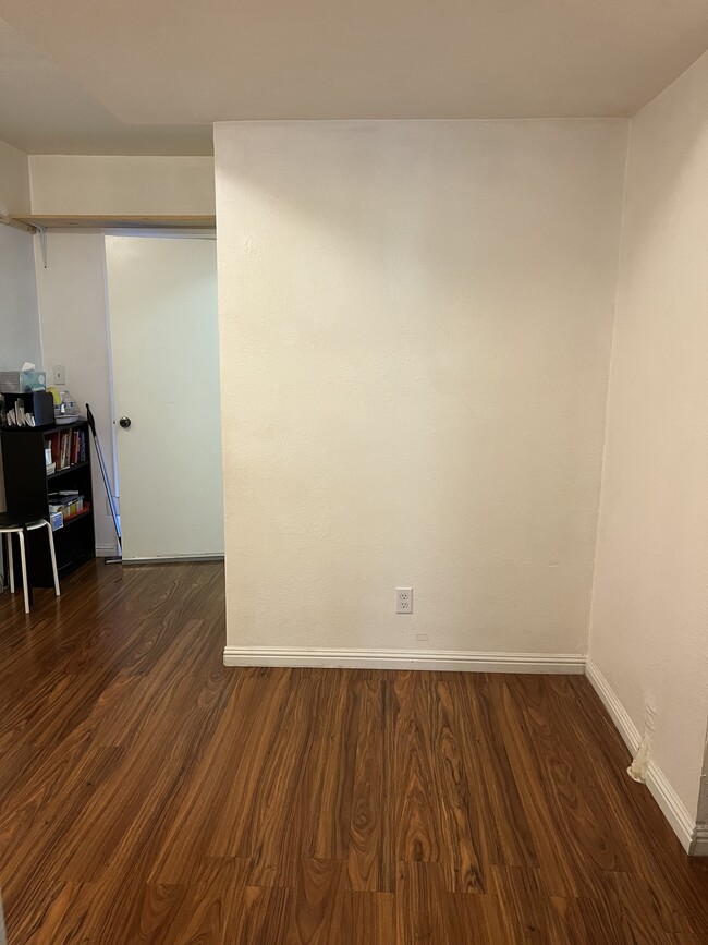 Building Photo - 16 Victoria St