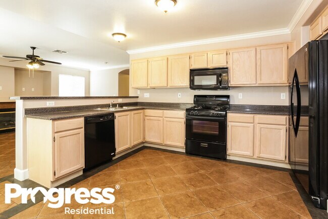 Building Photo - 2026 Madica Ave