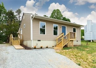 Building Photo - 2003 Bethany Ridge Terrace