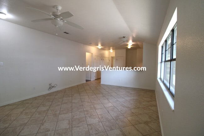 Photo - 223 S Scott St House