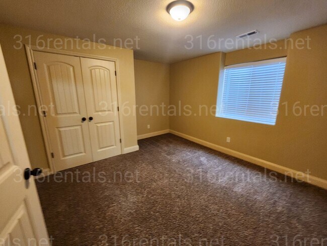 Building Photo - 5286 N Lycee St