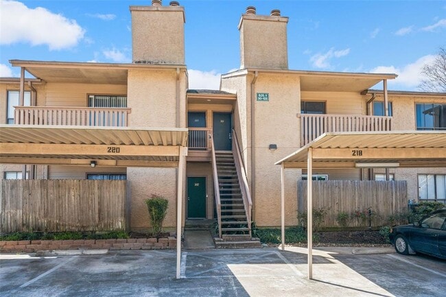 Building Photo - 5001 Lamonte Ln
