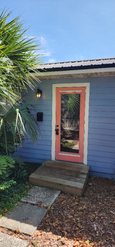 Primary Photo - 1649 Avocado Ave
