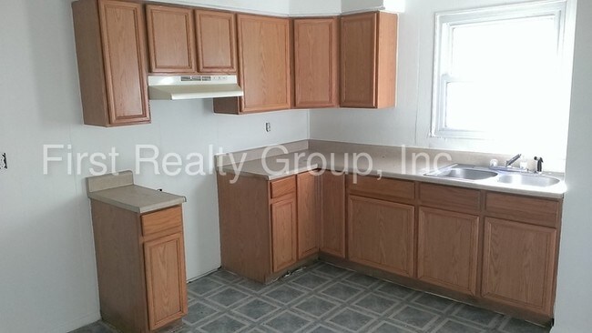 Building Photo - 4579 Lotus Dr